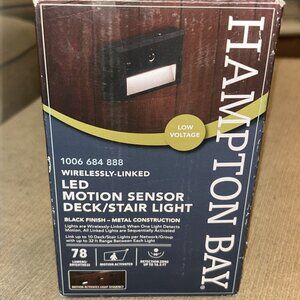 Hampton Bay Motion LED Sensor Deck/Stair Light 1006 684 888 Wireless- Linked